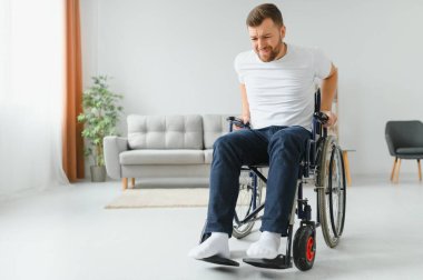 tekerlekli sandalye almaya çalışırken yeteneği devre dışı