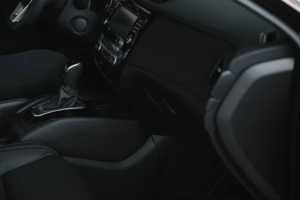 Wnętrze Samochodu Nowoczesny Prędkościomierz Samochodowy Podświetlany Pulpit Nawigacyjny Luksusowy Klaster — Zdjęcie stockowe
