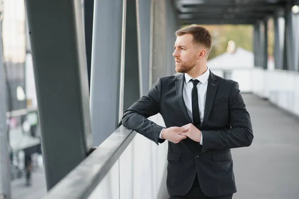 Homme Affaires Dans Une Ville Élégante — Photo