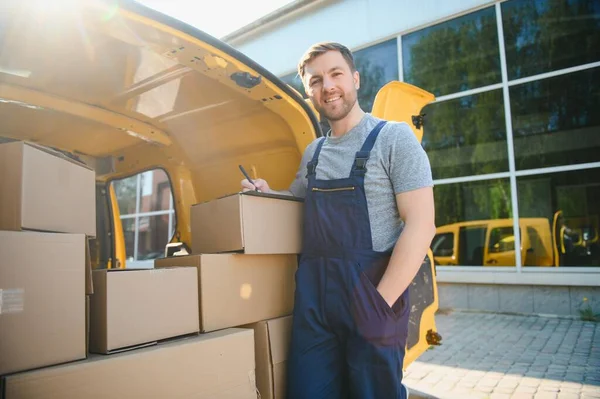 Empregado Serviço Entrega Retrato Homem Que Trabalha Serviço Entrega — Fotografia de Stock