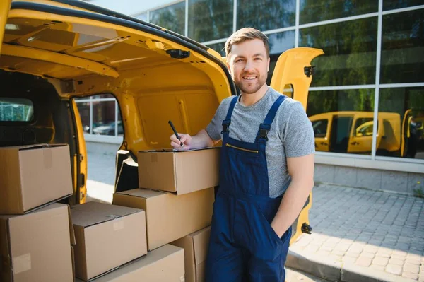 Serviço Correio Para Entrega Mercadorias Serviço Expresso Homem Uniforme Entrega — Fotografia de Stock