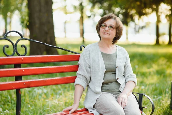 Portrait Happy Senior Woman Summer Park — Stock Photo, Image