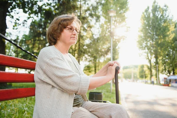 Portrait Happy Senior Woman Summer Park — Stock Photo, Image