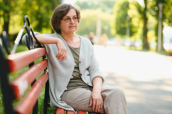 Portrait Happy Senior Woman Summer Park — Stock Photo, Image