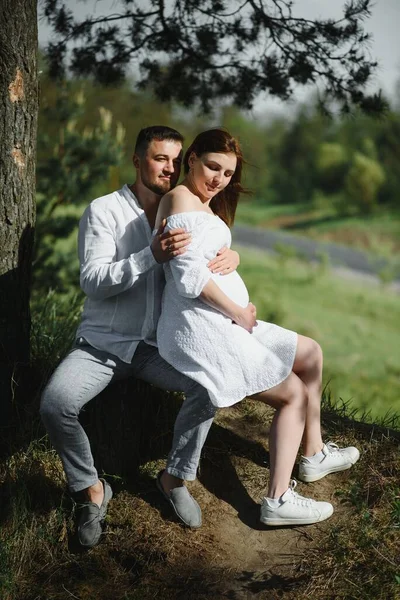 Retrato Futuros Padres Encantadores Durante Puesta Del Sol —  Fotos de Stock