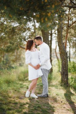 gün batımı sırasında hoş gelecek anne portresi.