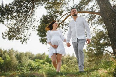 gün batımı sırasında hoş gelecek anne portresi.