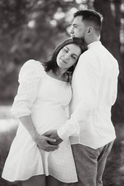 gün batımı sırasında hoş gelecek anne portresi.