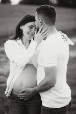 gün batımı sırasında hoş gelecek anne portresi.