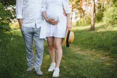 gün batımı sırasında hoş gelecek anne portresi.