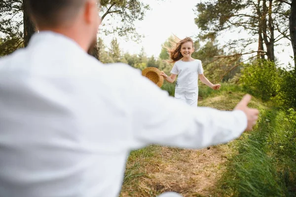 Padre Figlia Natura — Foto Stock