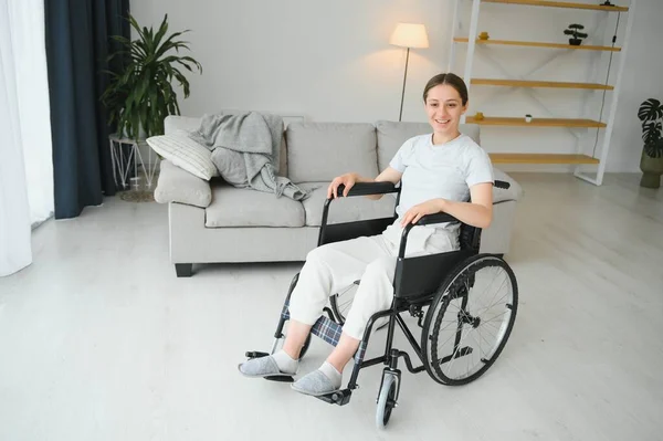 Brunette Woman Working Out Wheelchair Home — Stock Photo, Image