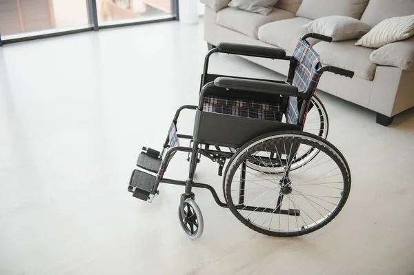 Empty Wheelchair Livingroom Lonely Healthcare Concept — Stock Photo, Image