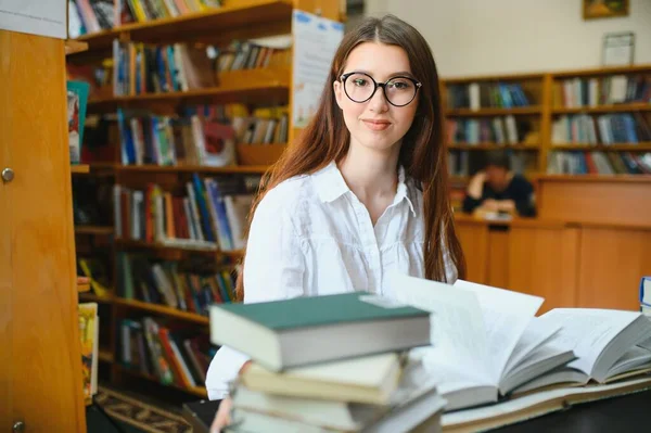 Portrait Student Girl Studying Library — Stock Photo, Image