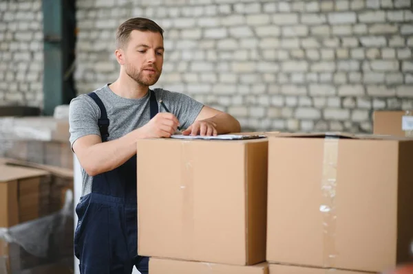 Warehouse Worker Carrying Carton Delivery Production Stock — Stock Photo, Image