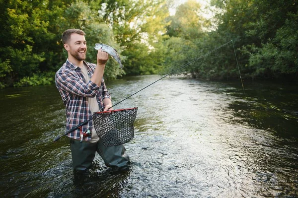 Vissen Visser Forel Visser Wilde Rivier — Stockfoto