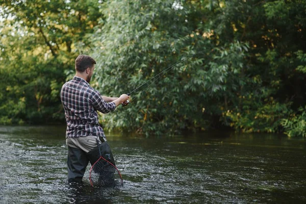 Jovem Homem Voando Pesca Nascer Sol — Fotografia de Stock