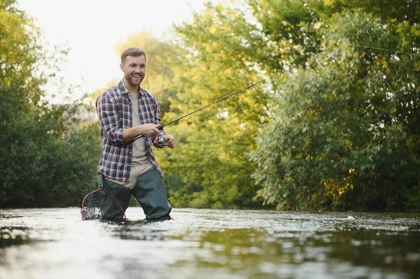 Hobby Maschile Pronti Pesca Rilassatevi Ambiente Naturale Esche Trota Uomo — Foto Stock