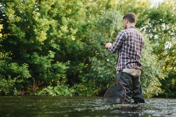Pasatiempo Masculino Listo Para Pescar Relájese Entorno Natural Cebo Para —  Fotos de Stock