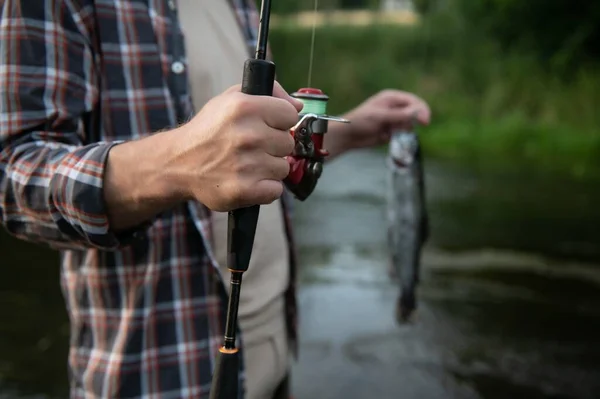 Fisherman Hunting Trouts Mountain River Fishing Net Detail — Stockfoto