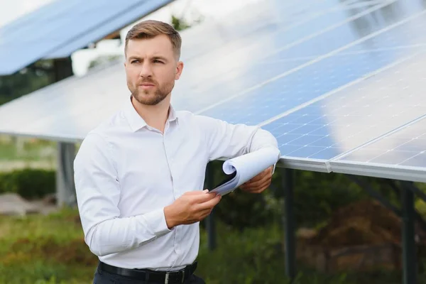 Technician Checks Maintenance Solar Panels — Stok fotoğraf