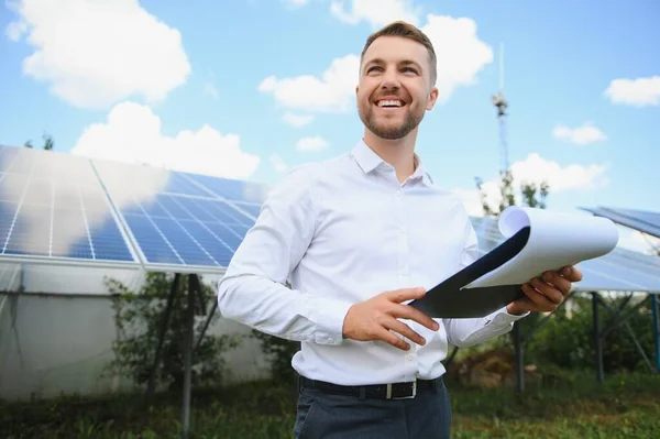 Portrait Proud Engineer Smiles Satisfied His Successful Work Concept Renewable — Stok fotoğraf