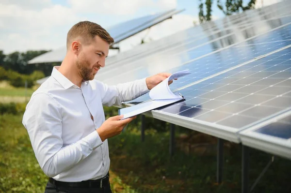 Technician Checks Maintenance Solar Panels — Stok fotoğraf