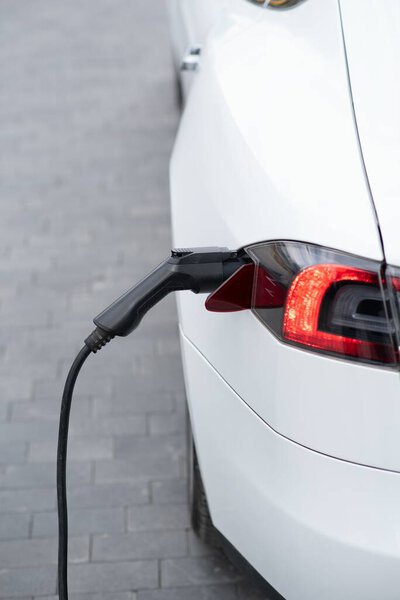 Закрыть изображение розетки электромобиля, зарядки
.