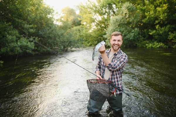 Fisherman Catches Trout River Summer — Stockfoto