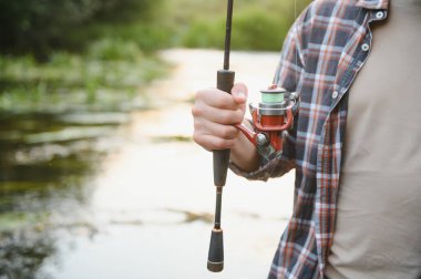 Alabalık balıkçılık dağ nehir.