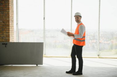 yakışıklı bir mühendis portresi