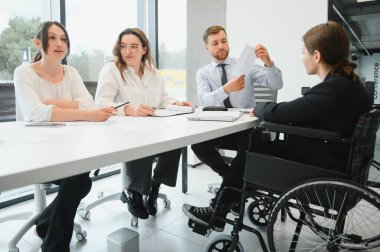 iş toplantısı gençlerin grup.