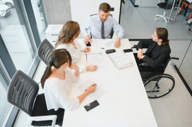 iş toplantısı gençlerin grup.