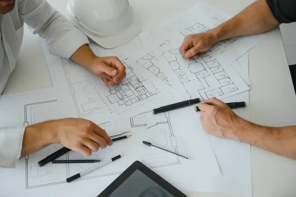 Two Colleagues Discussing Data Working Architectural Project Construction Site Desk — Foto Stock
