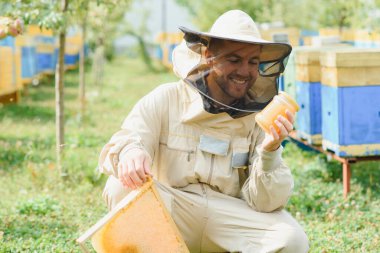 Arıcılık, arıcılık, uçuşan arıcılık.
