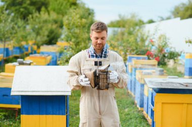 Arıcılık, arıcılık, uçuşan arıcılık.