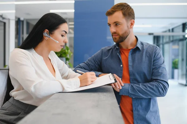 Excellent service. Nice friendly woman talking to the client while standing at the reception