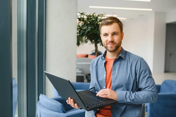 Handsome Young Businessman Using Laptop Cafe — Photo