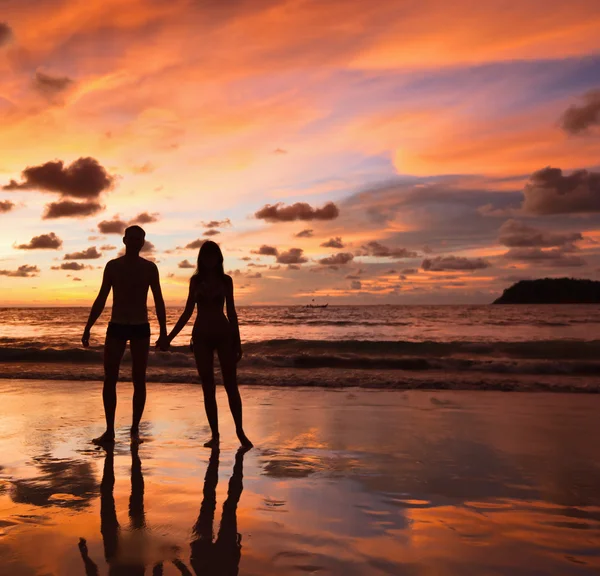 Siluetas de amantes — Foto de Stock