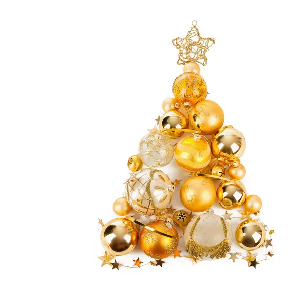 Weihnachtsbaum mit goldenen Kugeln — Stockfoto