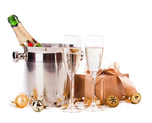 Šampaňské izolovaných na bílém — Stock fotografie