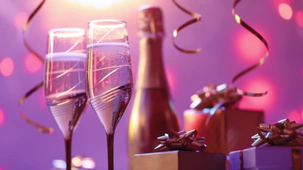 Champagne verres ensoleillé fond Gros plan — Video