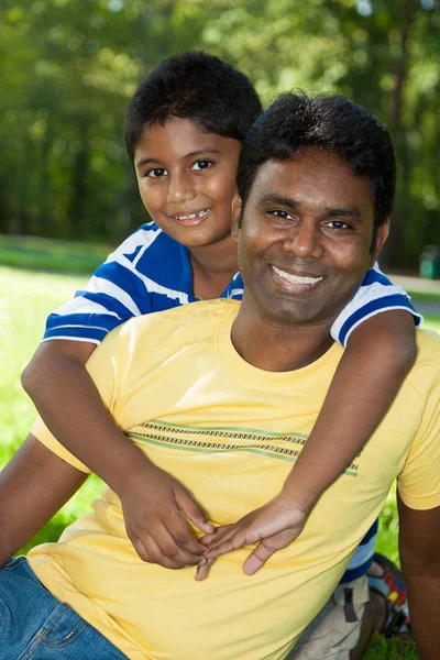 Portrait of a indian family — Stock Photo, Image
