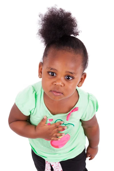 Linda menina afro-americana olhando para cima — Fotografia de Stock