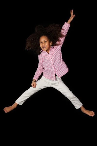 Retrato de jovem afro-americano menina saltando — Fotografia de Stock