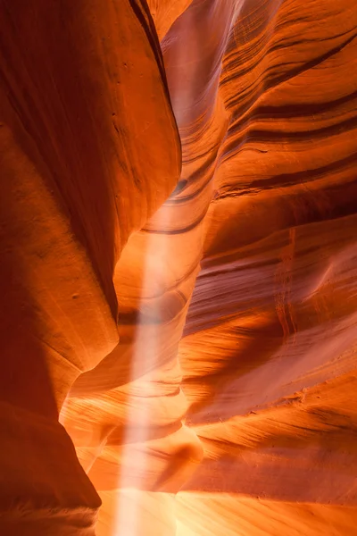 Haz de luz en Antelope Canyon en Arizona —  Fotos de Stock