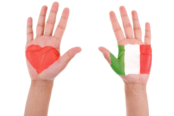 Mains avec un coeur peint et un drapeau italien, j'aime l'Italie concéder — Photo