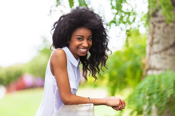 Outdoor portrait of a teenage black girl - African people — Stock Photo, Image