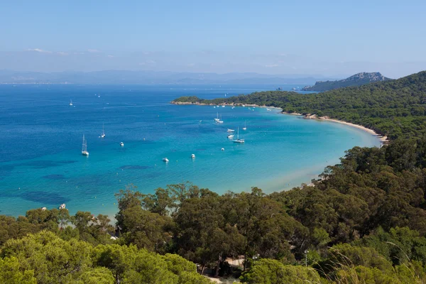 Hermosa bahía de Porquerolles isla en Francia — Foto de Stock