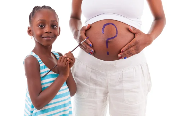 Pouco Africano americano menina pintura na barriga de sua mãe - Af — Fotografia de Stock